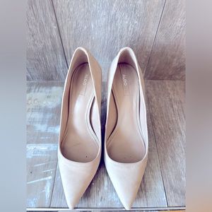 Aldo Women’s sz 7 suede pump